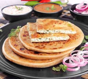 Paneer Paratha With Pickle