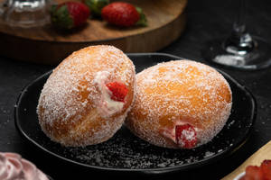Strawberry Bomboloni