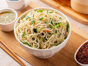 Veg Hakka Noodles