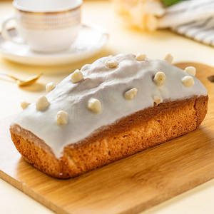 Vanilla Crunch Bar Cake