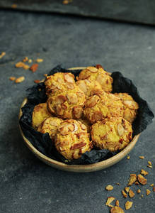 Almond Cookies