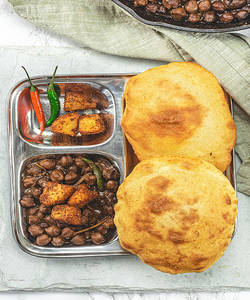 Chola Bhatura