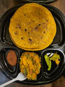 Thepla and Suki Bhaji (Per Plate)