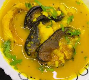 Bahu Fish With Thekeratenga (Curry) 