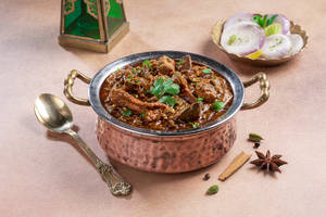 Murgh Mussallam Boneless (brown Gravy)