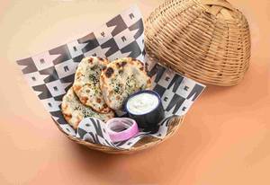 Fried Garlic Kulcha 2Pc