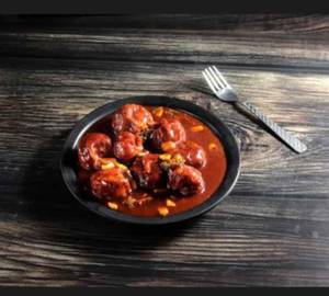 Veg Chilly Gravy Momo'S(8Pc)