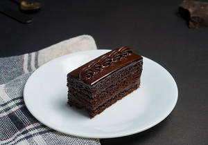 Eggless Chocolate Truffle Pastry