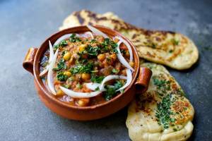 Aloo Naan With Chole