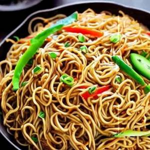 Chicken Noodles Chinease Mancho Style