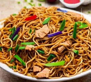 Hakka Noodles (chicken)