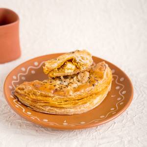 Paneer Butter Masala Puff