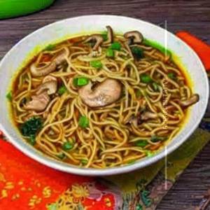 Chicken Mushroom Soupy Noodles