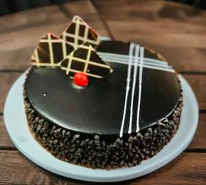 Eggless Chocolate Crunch Cake 