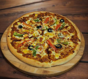 Capsicum Onion Tomato Pizza