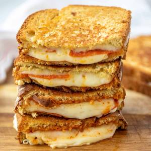 Pizza grill sandwich                                                       