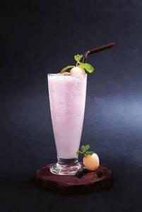 Berry Litchi Smoothies