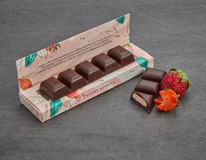 Baileys X Smoor: Creamy Berries Chocolate Bar