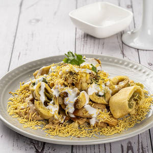 Dahi Pakoda Chaat (chilli)