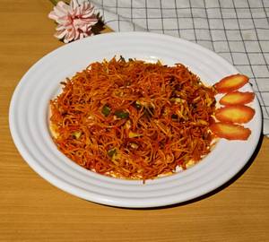 Spicy schezwan noodles