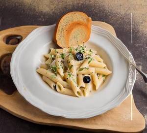 Classic Penne Alfredo
