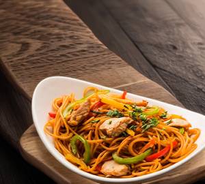 Schezwan Chicken Noodles