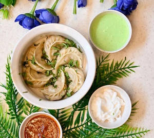 Veg Steamed Momos [7 Pieces]