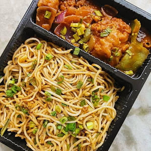 Mushroom Chilli & Veg Noodles Box