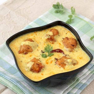 Kadhi Pakoda (serves 1)