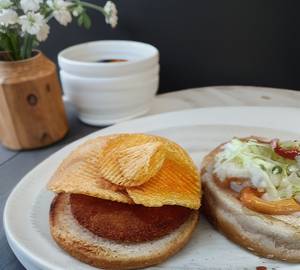 Aloo Tikki Crunch Burger