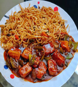 Paneer Schezwan & Veg Noodles Box
