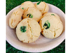 Besan Khataai
