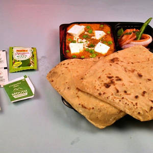 Matar Paneer With Choice Of Bread