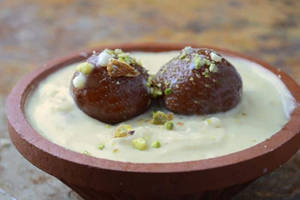 Gulab Jamun + Rabri (2pc)