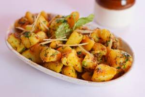 Crunchy aloo poori