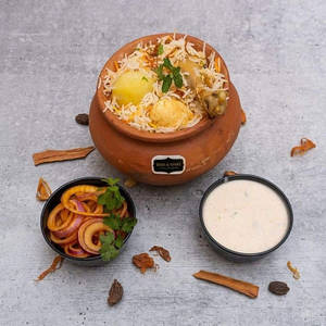 Royal Kolkata Chicken Dum Biryani