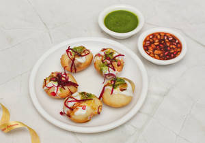 Stuffed Gol Gappa - Suji