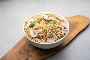 Mushroom Hakka Noodles