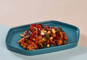 Chicken With Dried Chillies & Nuts