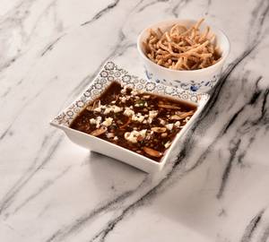 Veg hot and sour soup