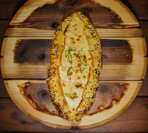 Chilli Garlic Cheese Pide