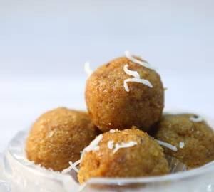 Coconut sweet laddu   [4 pc]
