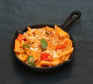 Pink sauce pasta