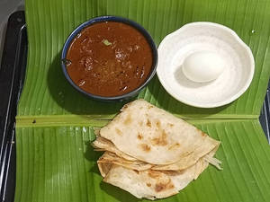 Rds Chicken Masala+3 Kerala Parotta + Boiled Egg