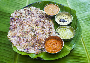 Ghee Onion Uttapam (2pcs)