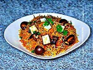 Paneer & Mushroom Biryani