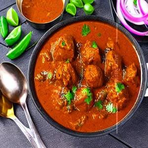 Akkhe masur masala