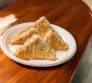 Mayonnaise Veg Cheese grilled Sandwish ( Jumbo Bread)