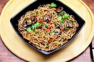 Mushroom Chilli & Veg Noodles