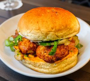 Chicken momos burger